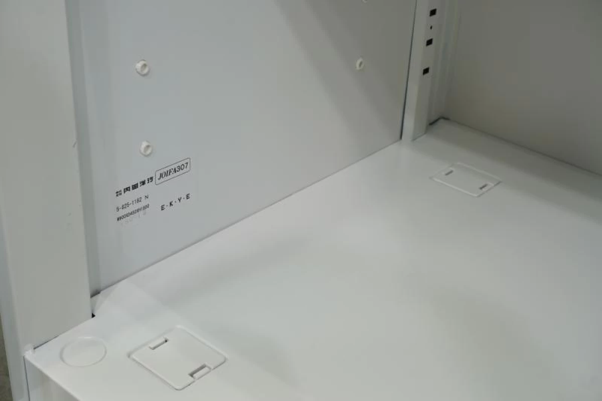 内田洋行 ハイパーストレージ 両開戸書庫〔H1850、ベース付､ホワイト〕