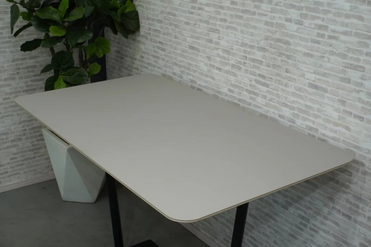 コクヨ リージョン 1690ハイテーブル〔H1000､ブラック脚､グレー天板〕