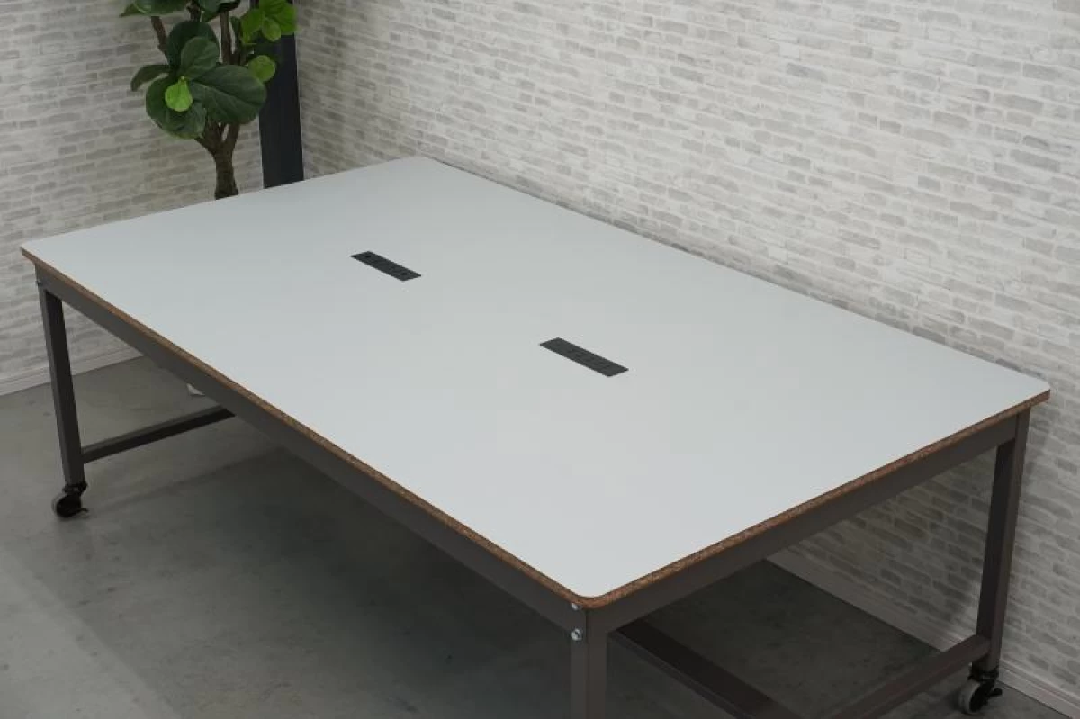 イトーキ コモンファニチャー2112軽量作業台〔H740、キャスター脚、コンセント付〕