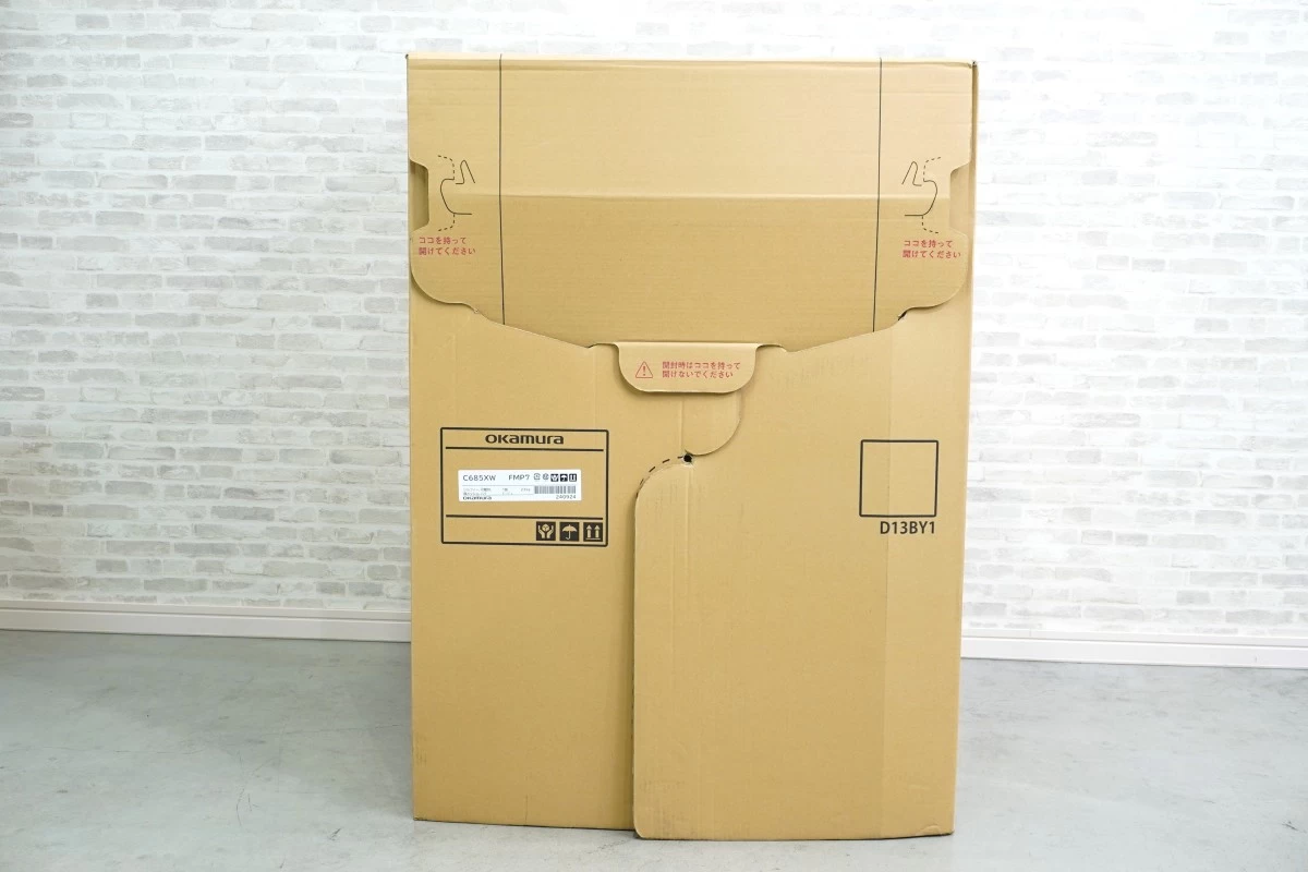 オカムラ シナーラ OAチェア〔背座メッシュ､オレンジレッドフレーム､ウレタンキャスター､固定肘付､オレンジレッド〕
