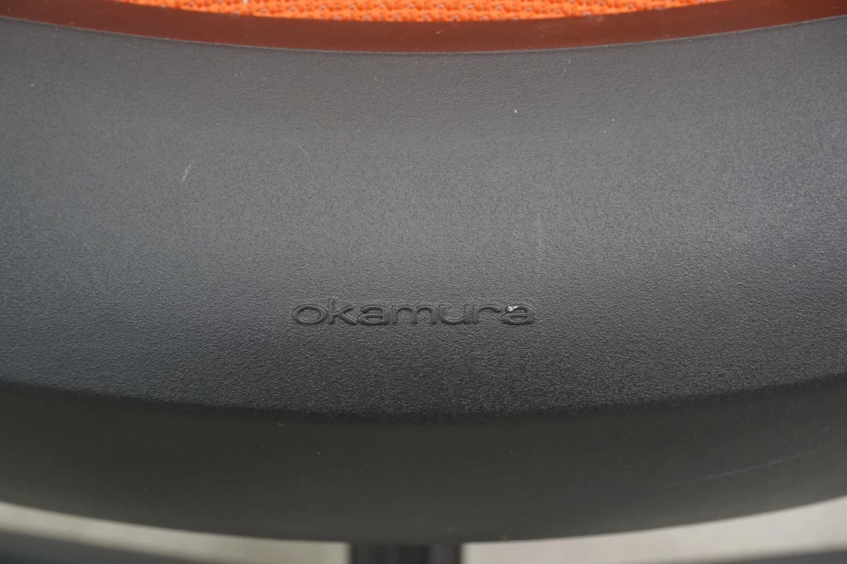 オカムラ フルーエント OAチェア〔ハイバック､ブラックシェル･脚､オレンジ〕