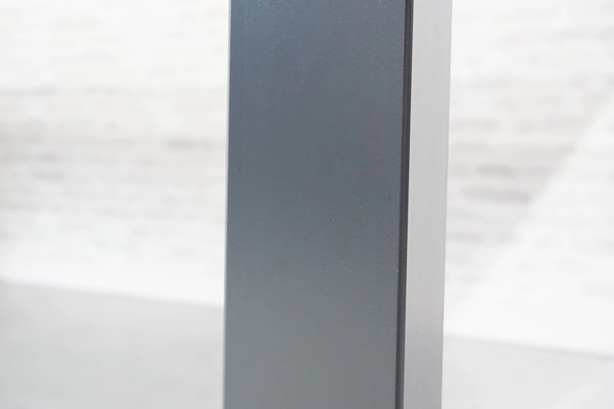 オカムラ アルトピアッツァ 3210テーブル〔ブラック脚､ナチュラル天板〕